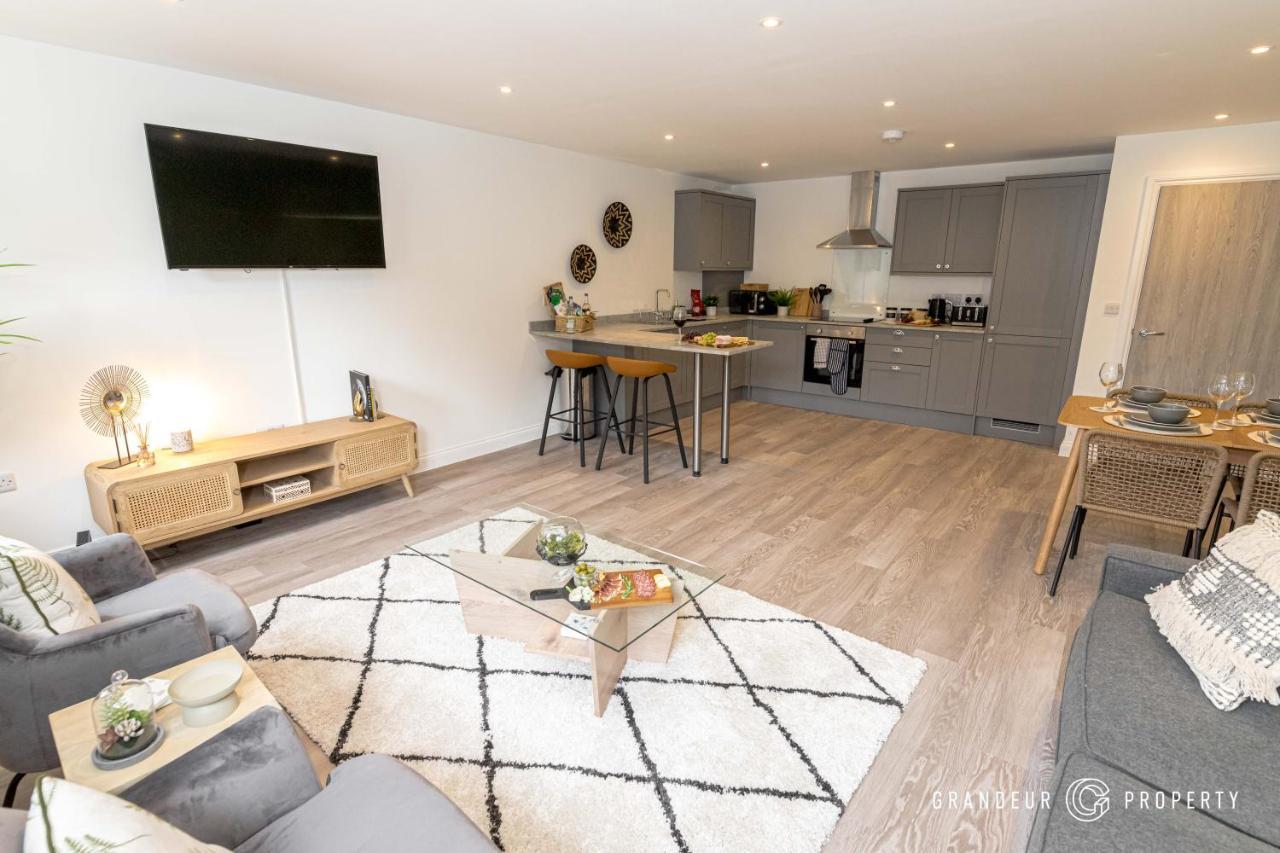 Bournecoast - Stylish Flat With Balcony - Sea Glimpses - 10 Min Walk To Beach - Parking - Wifi - Fm8406 Μπόρνμουθ Εξωτερικό φωτογραφία