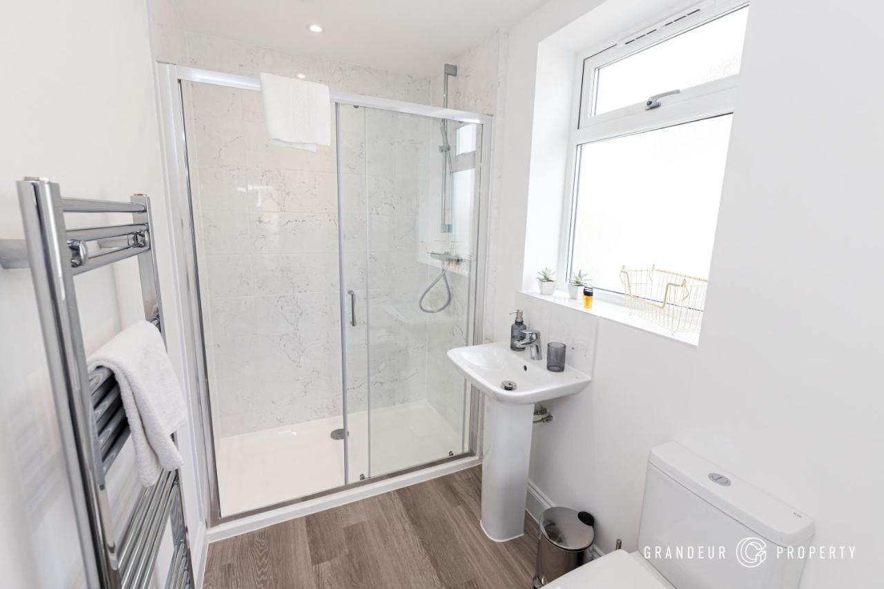 Bournecoast - Stylish Flat With Balcony - Sea Glimpses - 10 Min Walk To Beach - Parking - Wifi - Fm8406 Μπόρνμουθ Εξωτερικό φωτογραφία